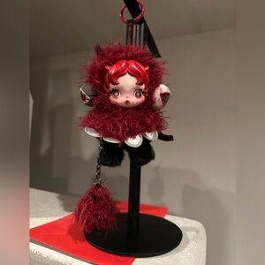 1 Box 
Purchased from Popmart 
SKULLPANDA YOU FOUND ME
CHOMP